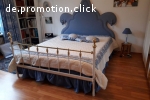 Romantisches Bett aus südfranzösischem Hochadel
