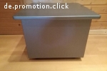 stilvoller Beistelltisch mit Rollen Tisch Wohnzimmertisch
